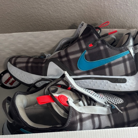 Nike - Picture 1 of 3